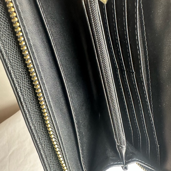 Snake-Embossed Zip Wallet - Picture 8 of 16